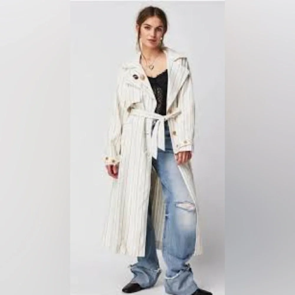 613 - We The Free NWOT Cream Striped Trench Coat, Size Medium - Picture 1 of 5